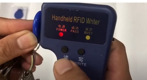 máy cầm tay mini RFID